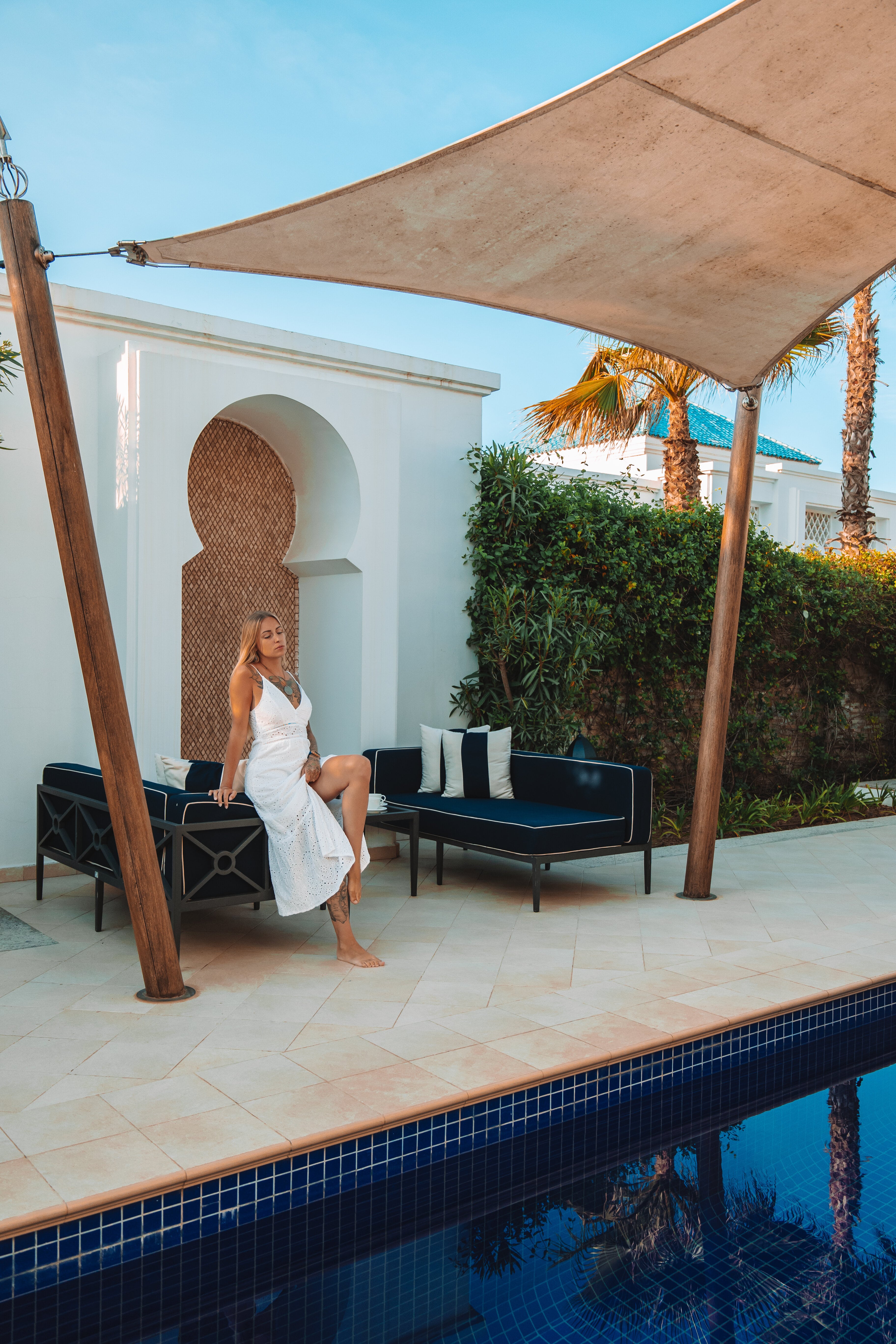 Villa, Lady, Relaxing